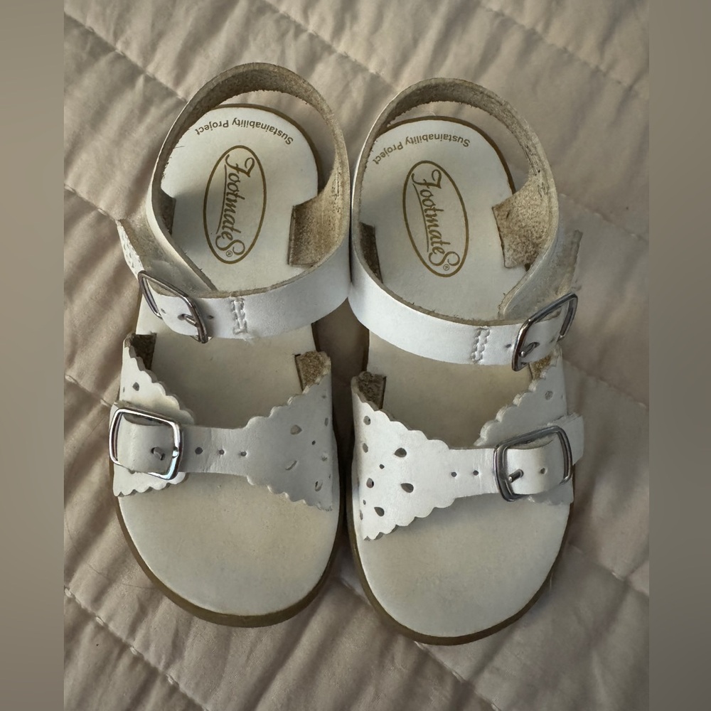 FootMates eco Ariel sandals with Buckle Straps, Sz 8, GUC